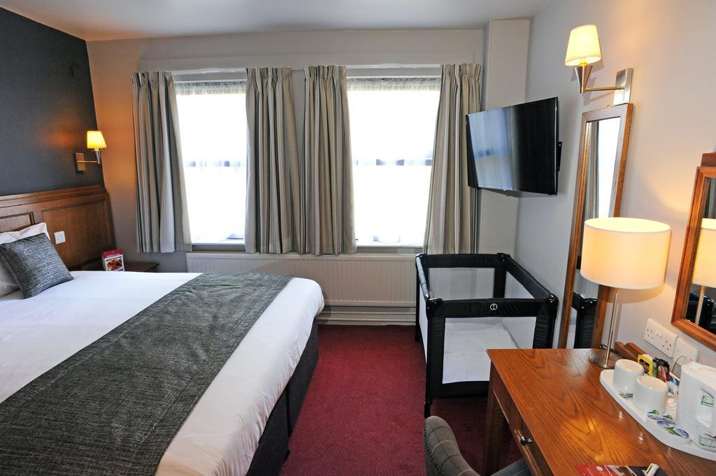 Brentwood Inn By Greene King Inns Rotherham Room photo