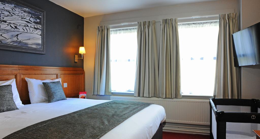Brentwood Inn By Greene King Inns Rotherham Room photo