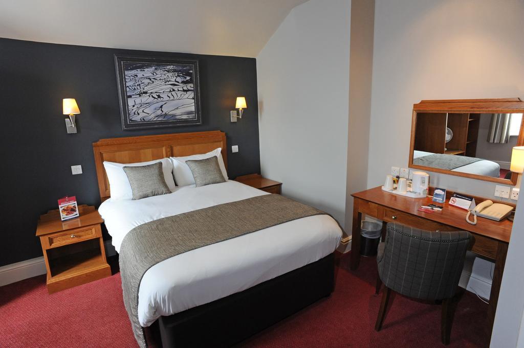 Brentwood Inn By Greene King Inns Rotherham Room photo