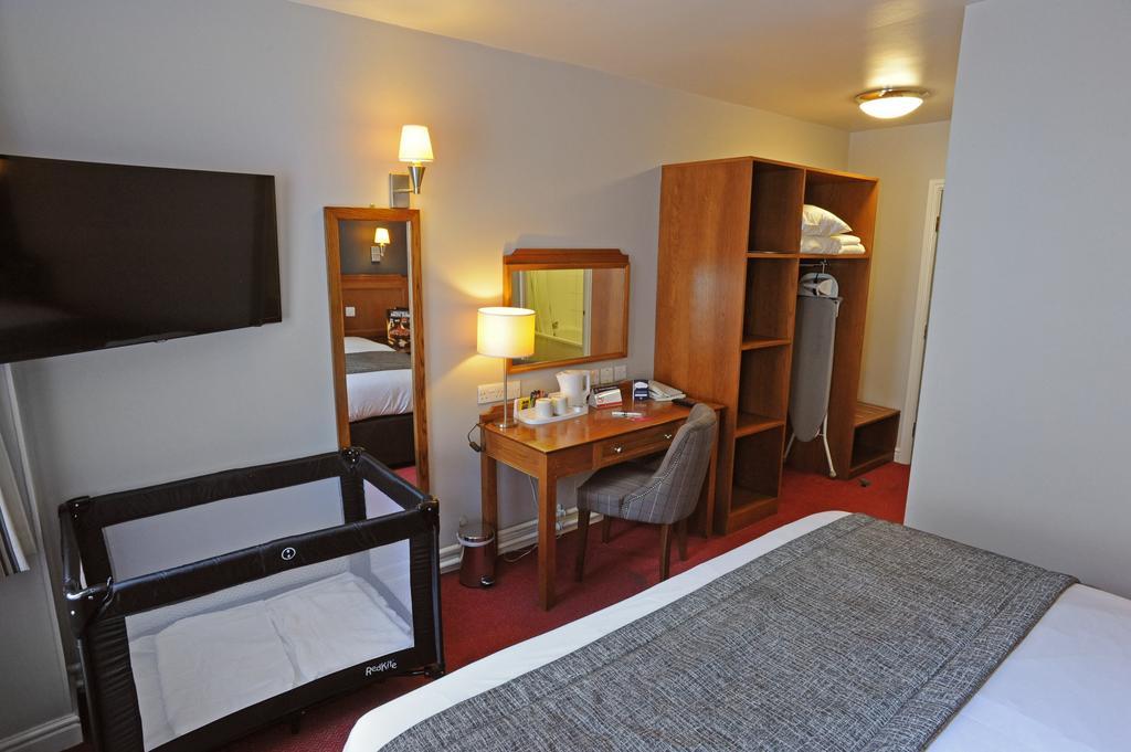 Brentwood Inn By Greene King Inns Rotherham Room photo